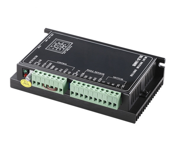 無刷電機驅(qū)動器300B.jpg 無刷電機驅(qū)動器300B.jpg